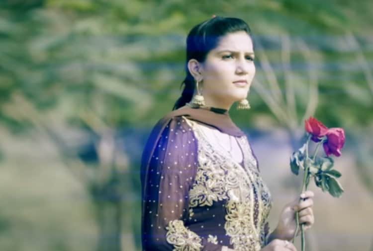 sapna chaudhary cried in between show in jhajjar Dighal gaushala
