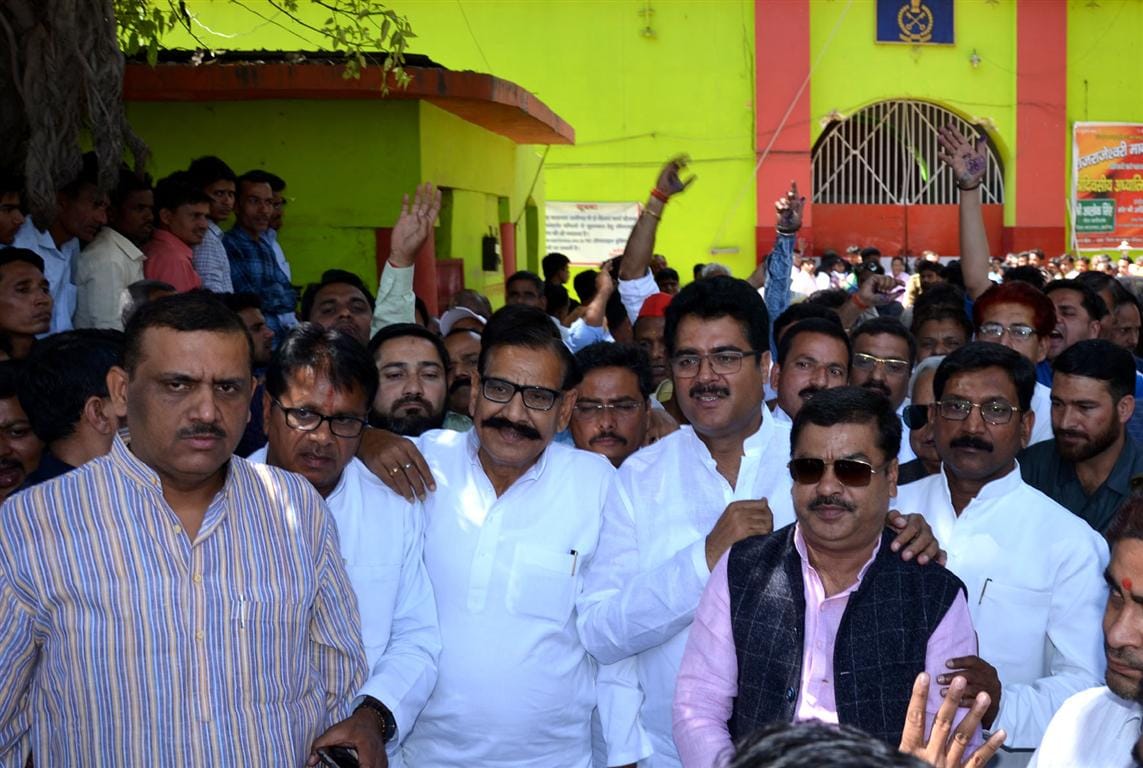 Rakesh Singh accused of plotting conspiracy on Yogi Sarkar