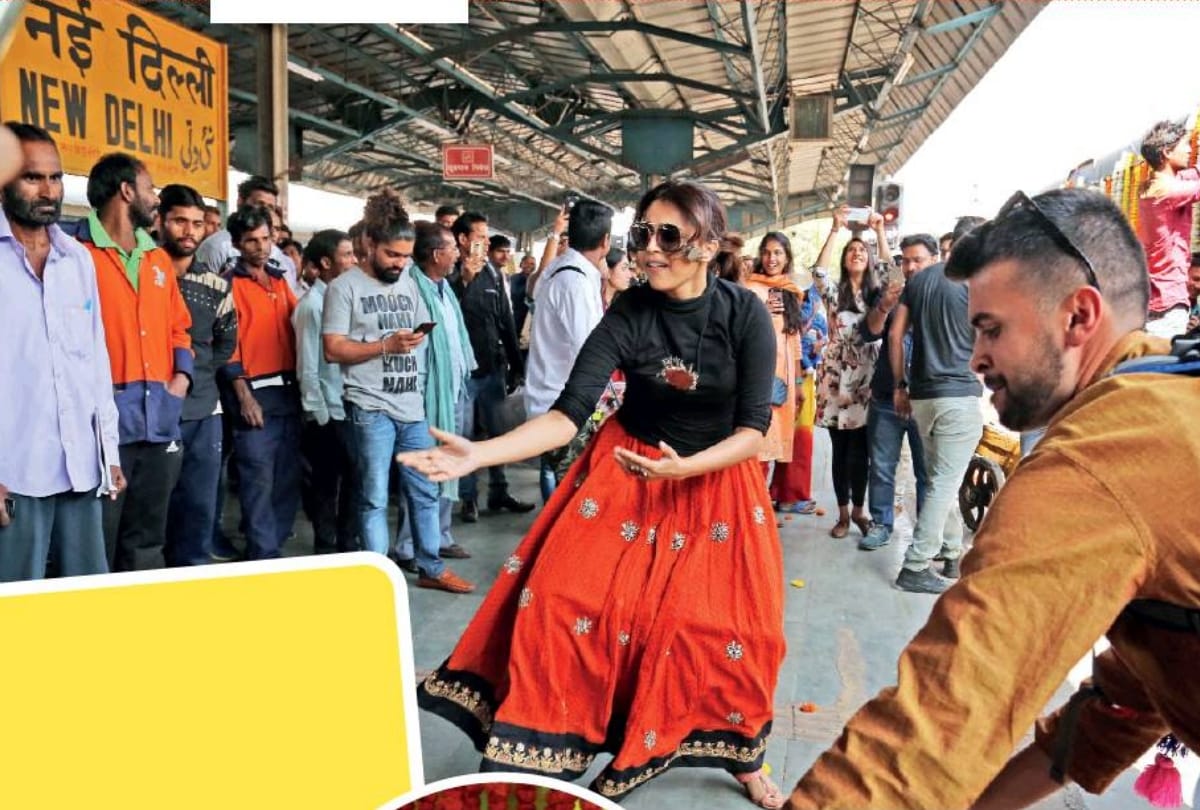 view pics of swara bhaskar dancing at delhi railway station