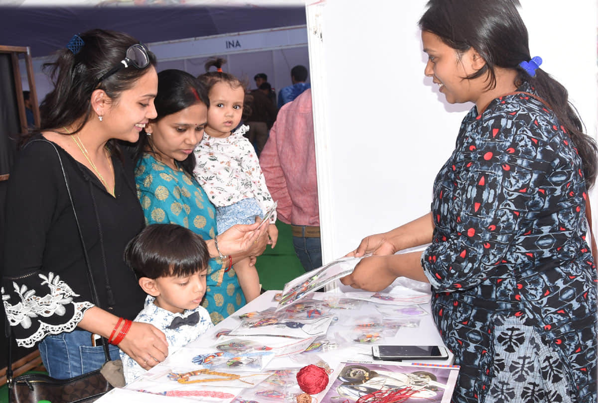 Exhibition of Hand Made Jewelery in iit kanpur
