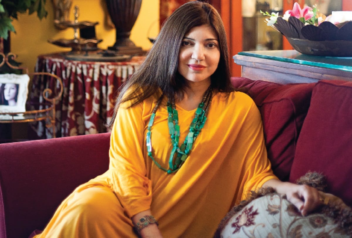 Himesh Reshammiya and Alka Yagnik throwback photo goes viral on internet