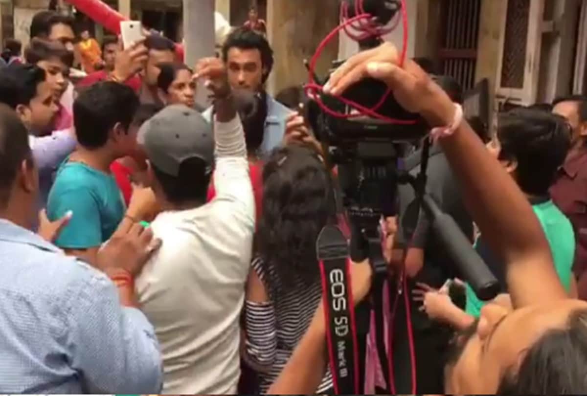 salman khan sister arpita khan share his husband aayush sharma video from loveratri set