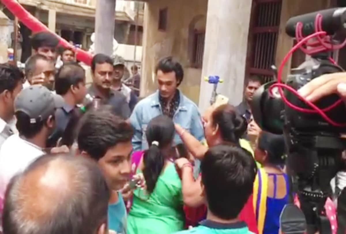 salman khan sister arpita khan share his husband aayush sharma video from loveratri set