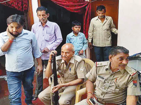 Two youths firing half-million of thieves