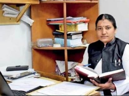  advocate Anju Rawat Negi Fights For Victims Of Rape and Acid Attack