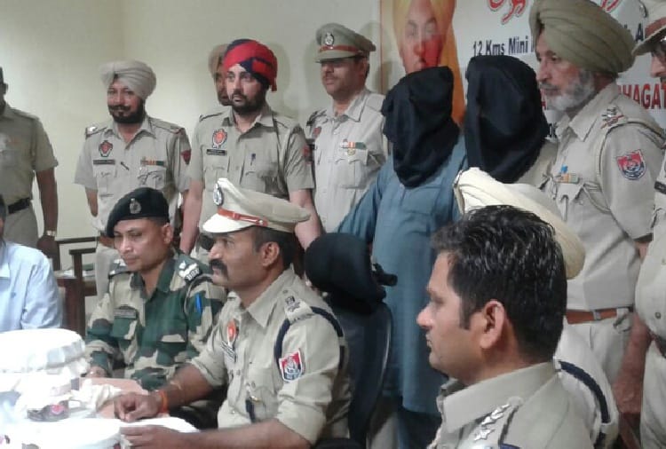 BSF Arrested Two Pakistani Intruders Trying to Enter in Indian Border