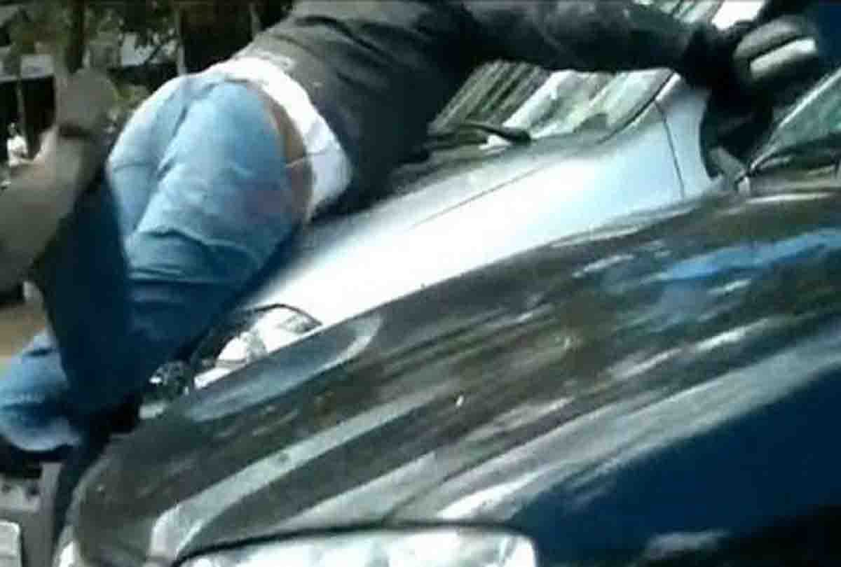 uncontrolled car in kanpur