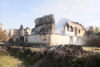 house on fire at karsog mandi, sixty lakh rupees loss