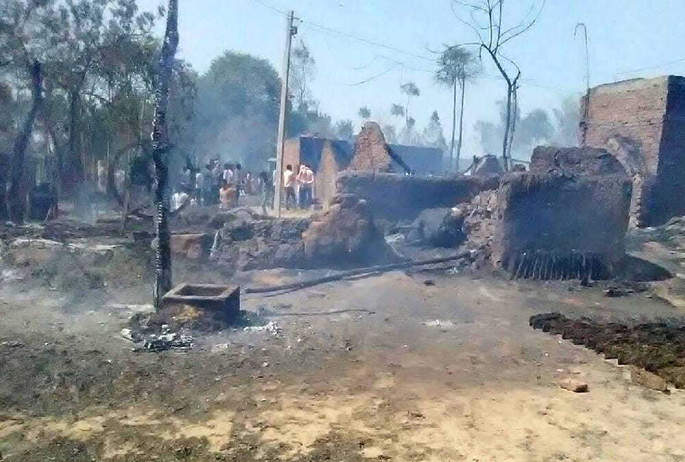 fire in a village in barabanki.