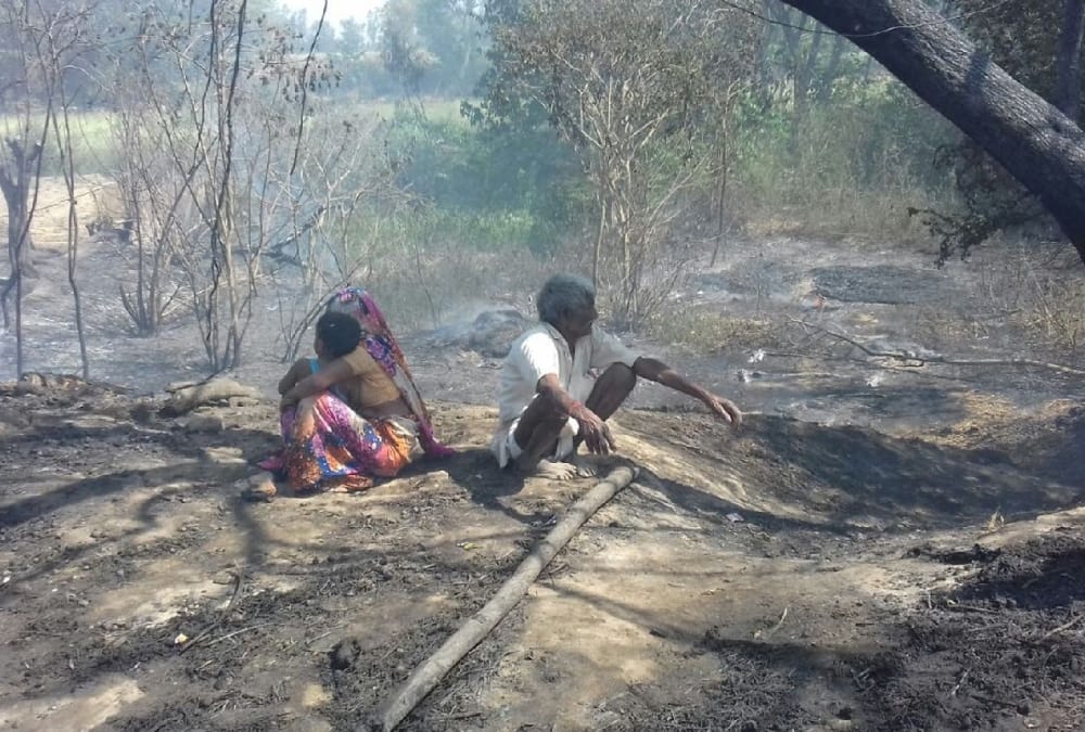 fire in a village in barabanki.