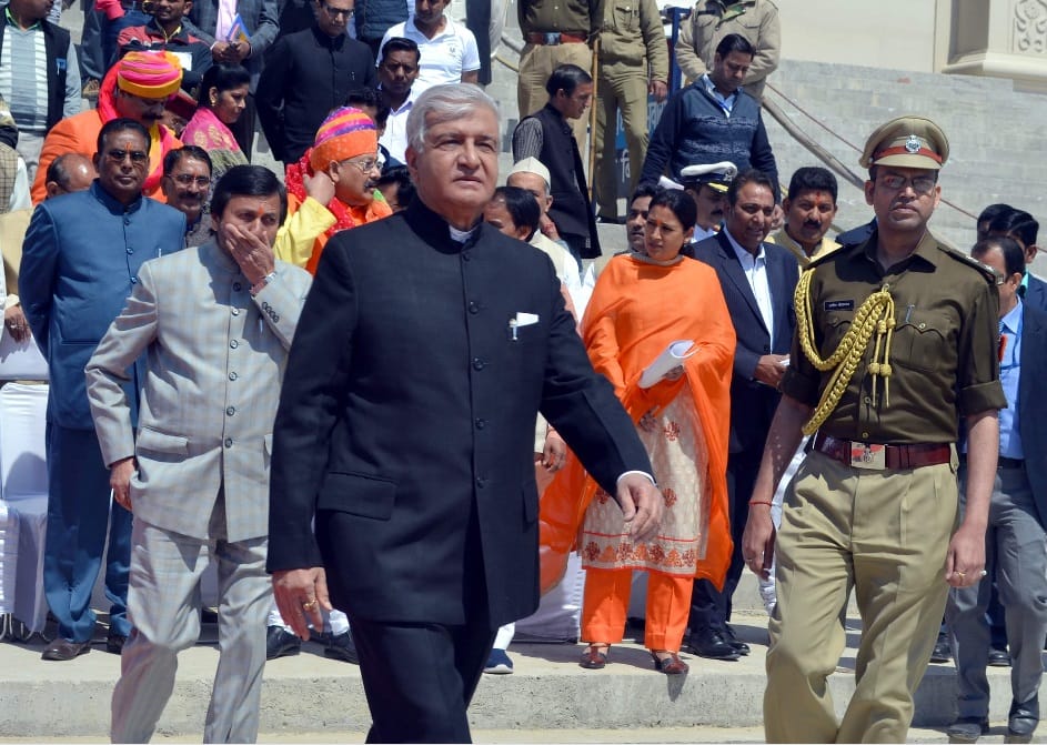Disabled pilgrims go to kedarnath with artificial leg