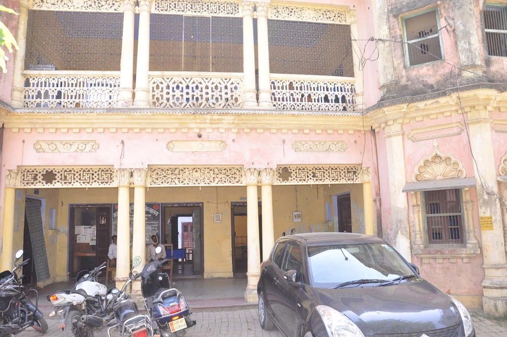 13 doctors in 38 aurvedic hospitals