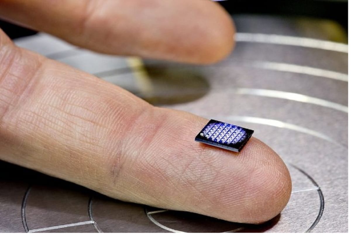 IBM creates a salt-sized computer, will record the world within five years