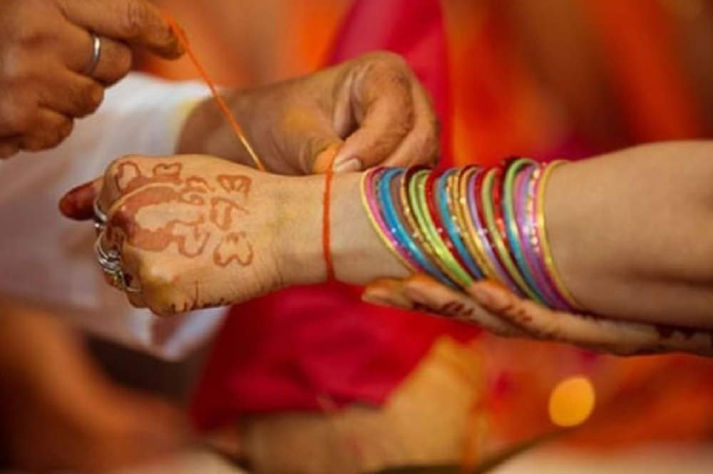 astrology facts benefits to tied kalava on hand