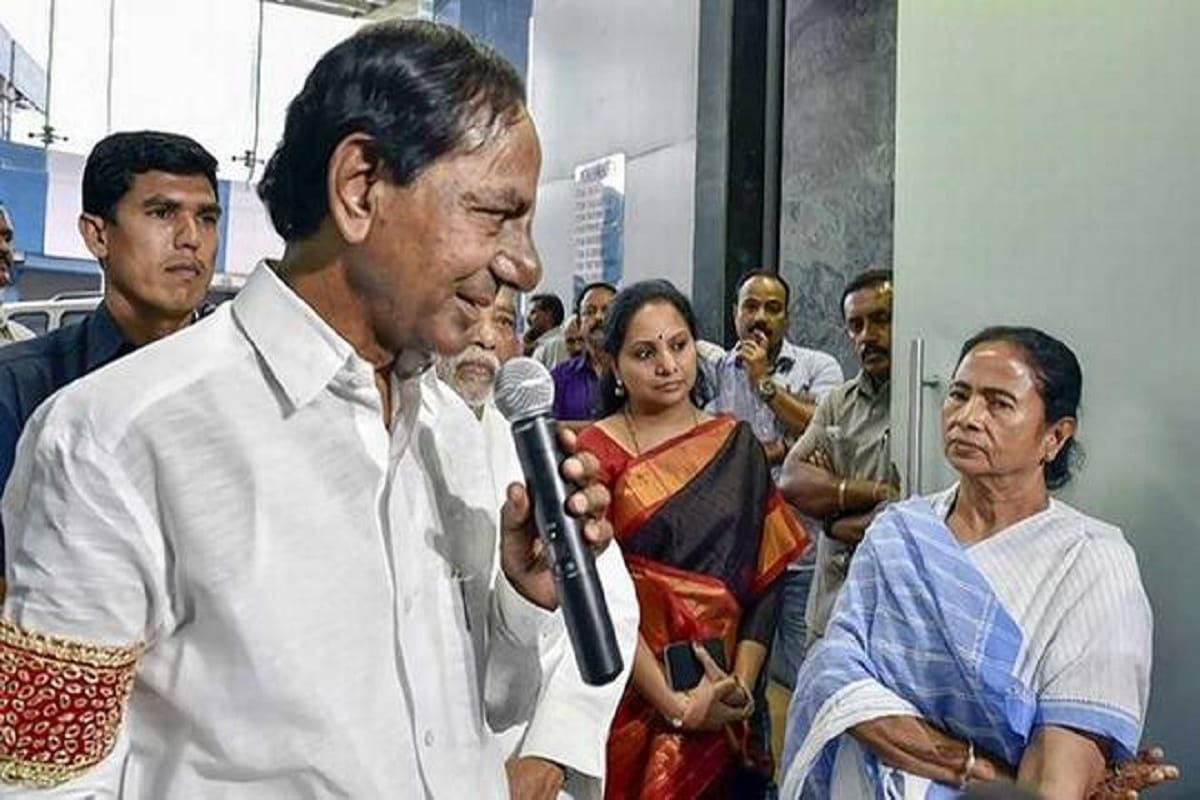 KCR's attempt to create Third Front  will only help the BJP Congress