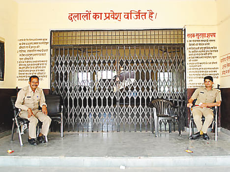 The owner of the returned home due to arto office sezed
