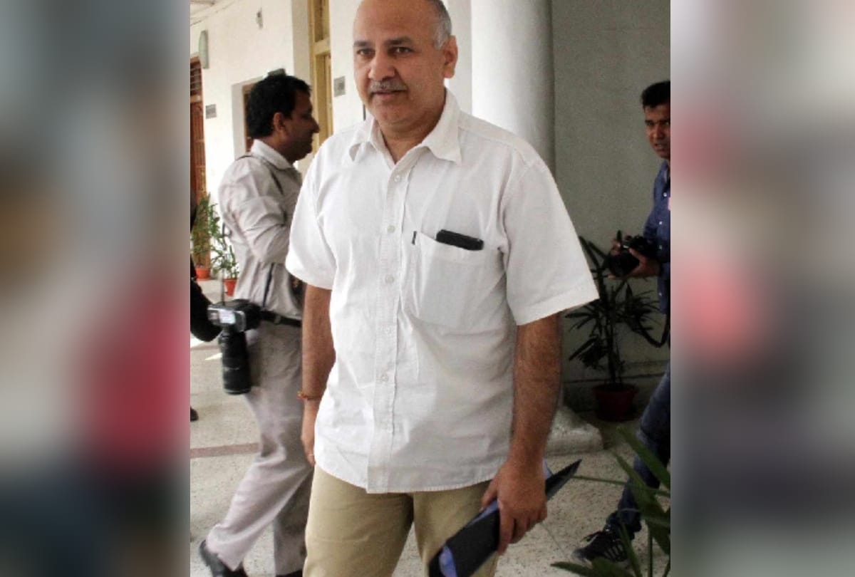 manish sisodia tweeted about central government