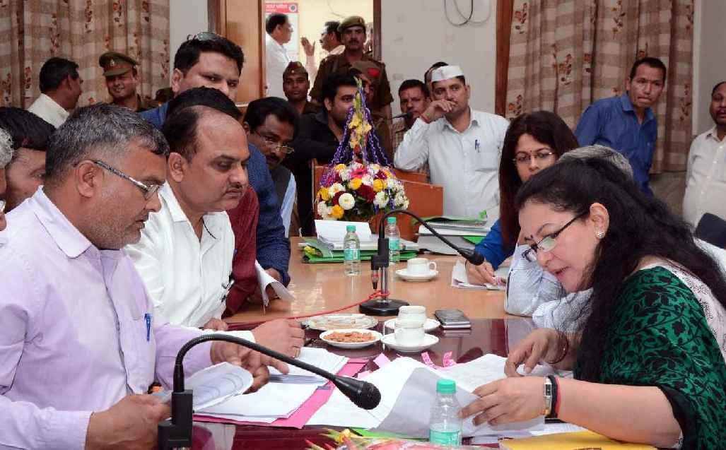 229 liquor shops open in the district