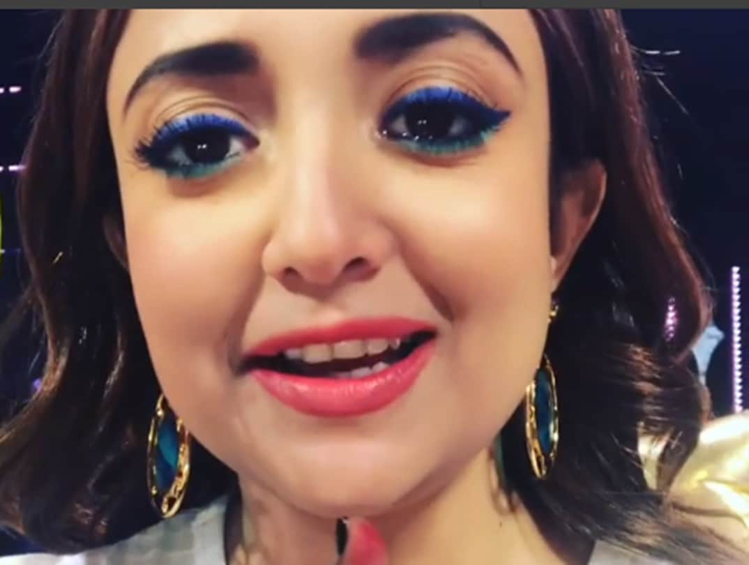 Monali Thakur enjoyed on Rising Star set