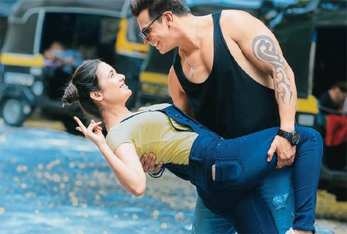 actress zarine khan to host mtv new show trolling police replace ranvijay