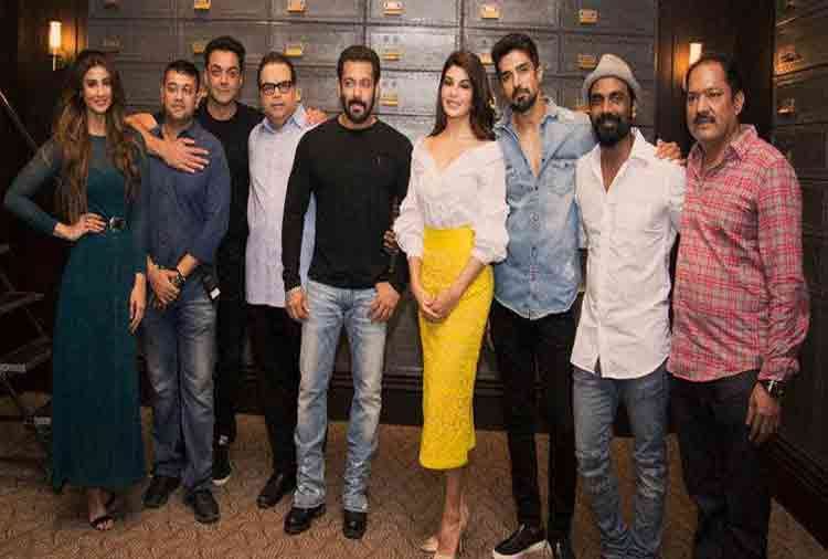 anil kapoor kiss bobby deol salman khan feel shy video goes viral