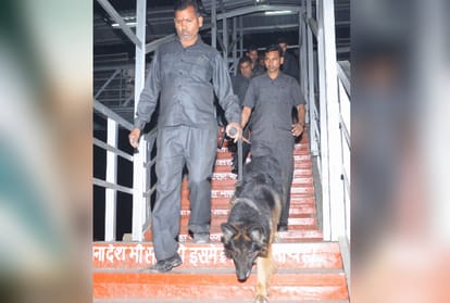 uttar pradesh Suspicious package found in Sangam Express train at Hapur station 