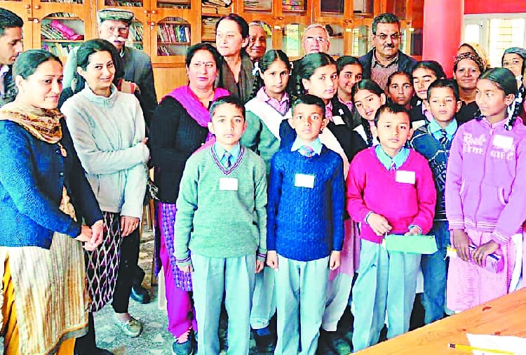 सान्या ने वर्तनी प्रतियोगिता में हासिल किया प्रथम स्थान