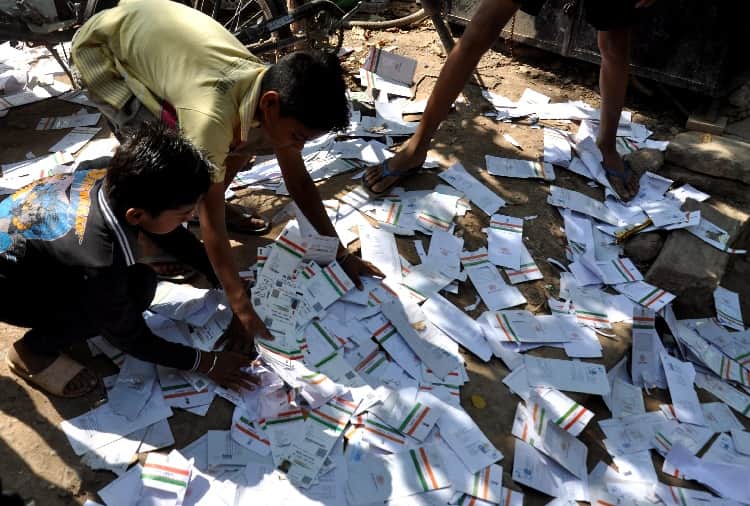 Aadhaar Card Found on Road in Panchkula