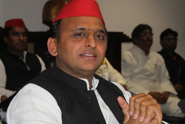 7 MLA of samajwadi party did not attended the meeting of akhilesh yadav