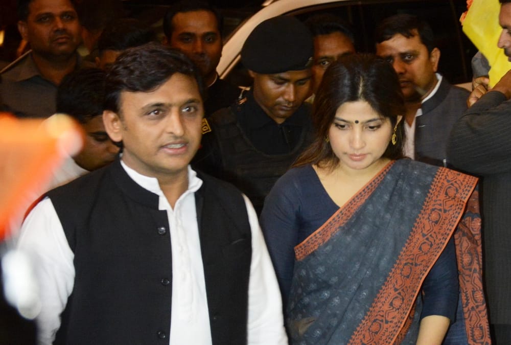 shivpal singh yadav in akhilesh yadav dinner party.