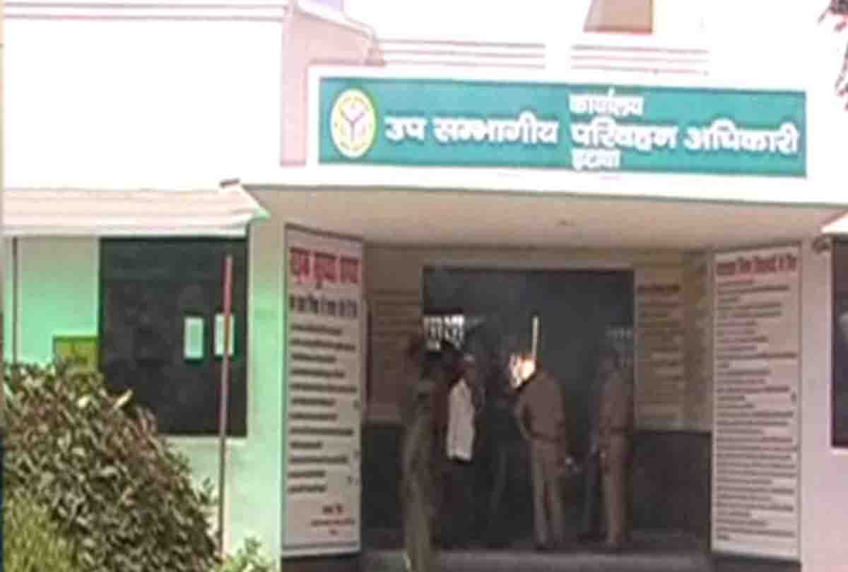 etawah rto office close after Vigilance team raid
