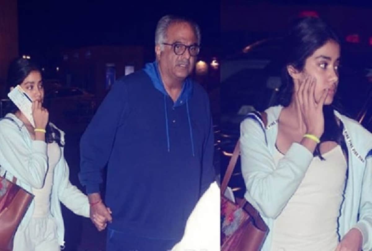 Sridevi daughter Janhvi Kapoor spotted with father Boney Kapoor at mumbai airport