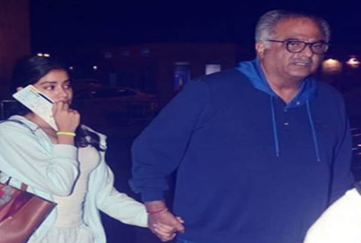 Sridevi daughter Janhvi Kapoor spotted with father Boney Kapoor at mumbai airport