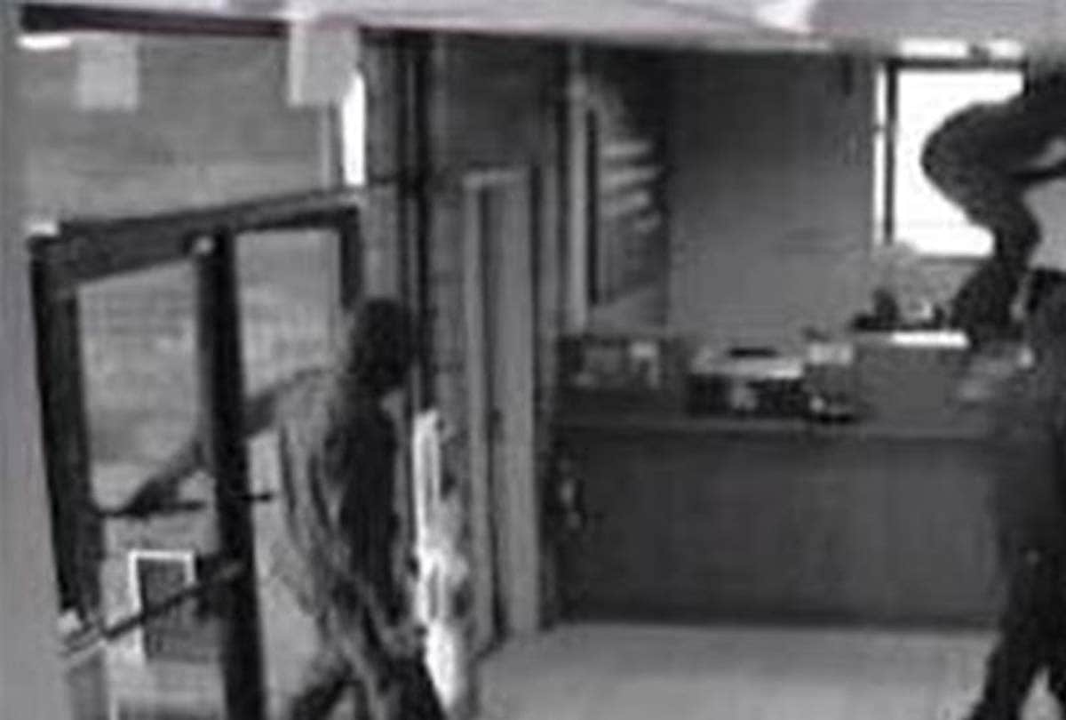 Robbery in Bank of Baroda kanpur case