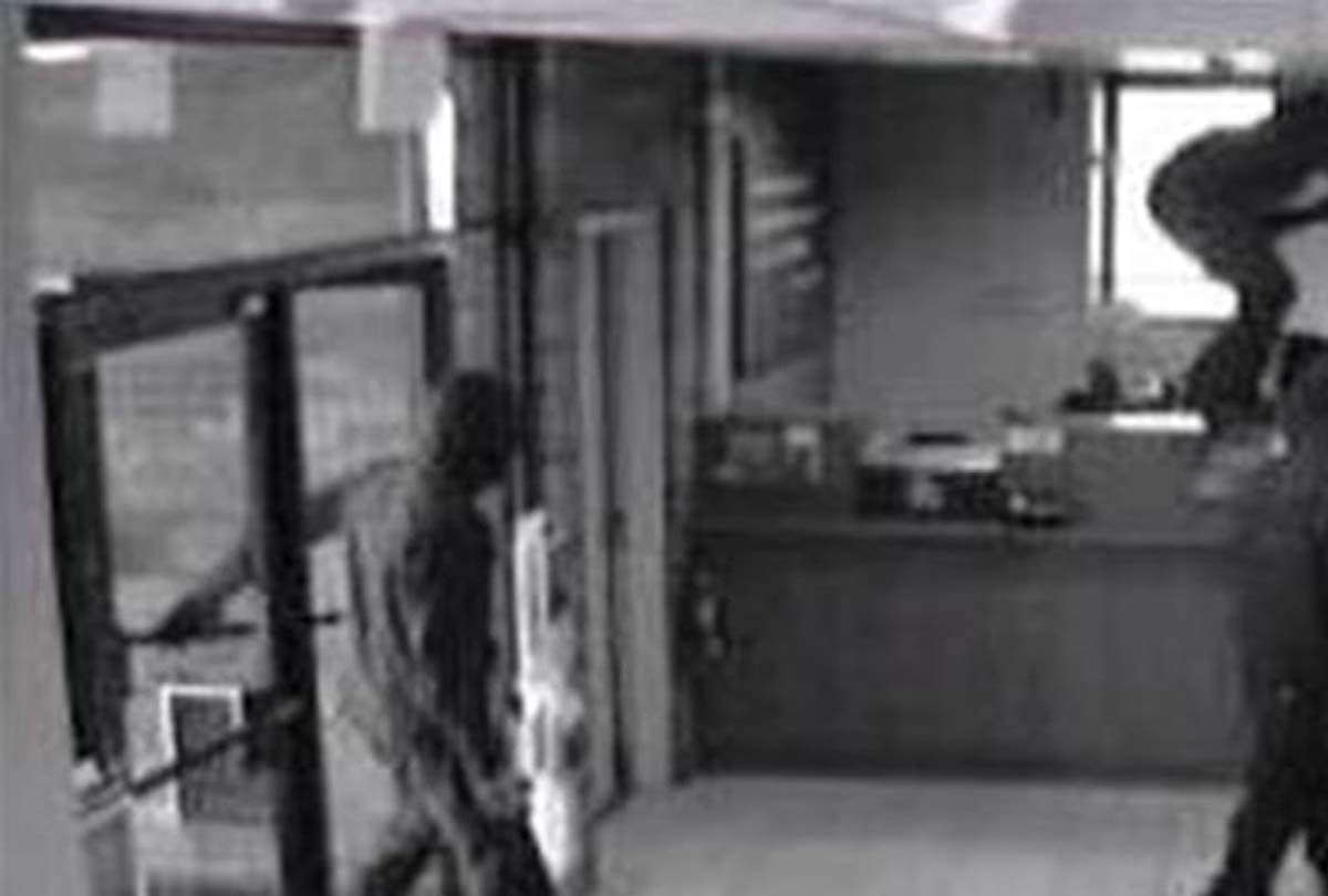 Robbery in Bank of Baroda kanpur case