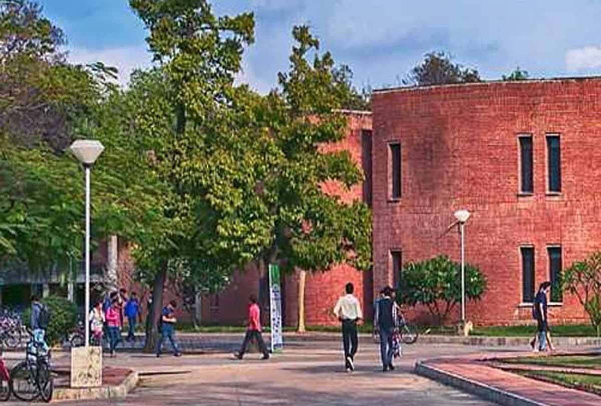 iit kanpur student awarded by president of india