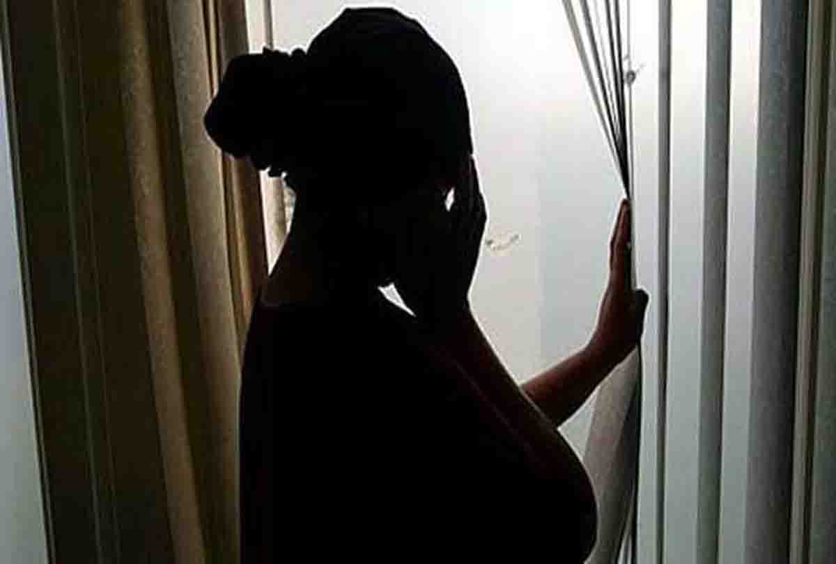 one woman caught in kanpur runing sex racket