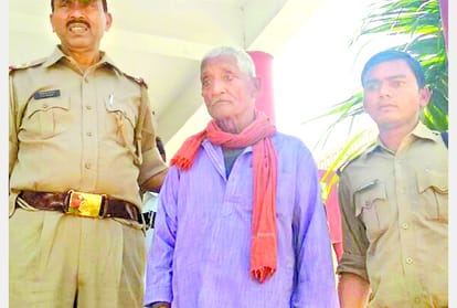 A farmer attacked on a officer in bikapur in faizabad.