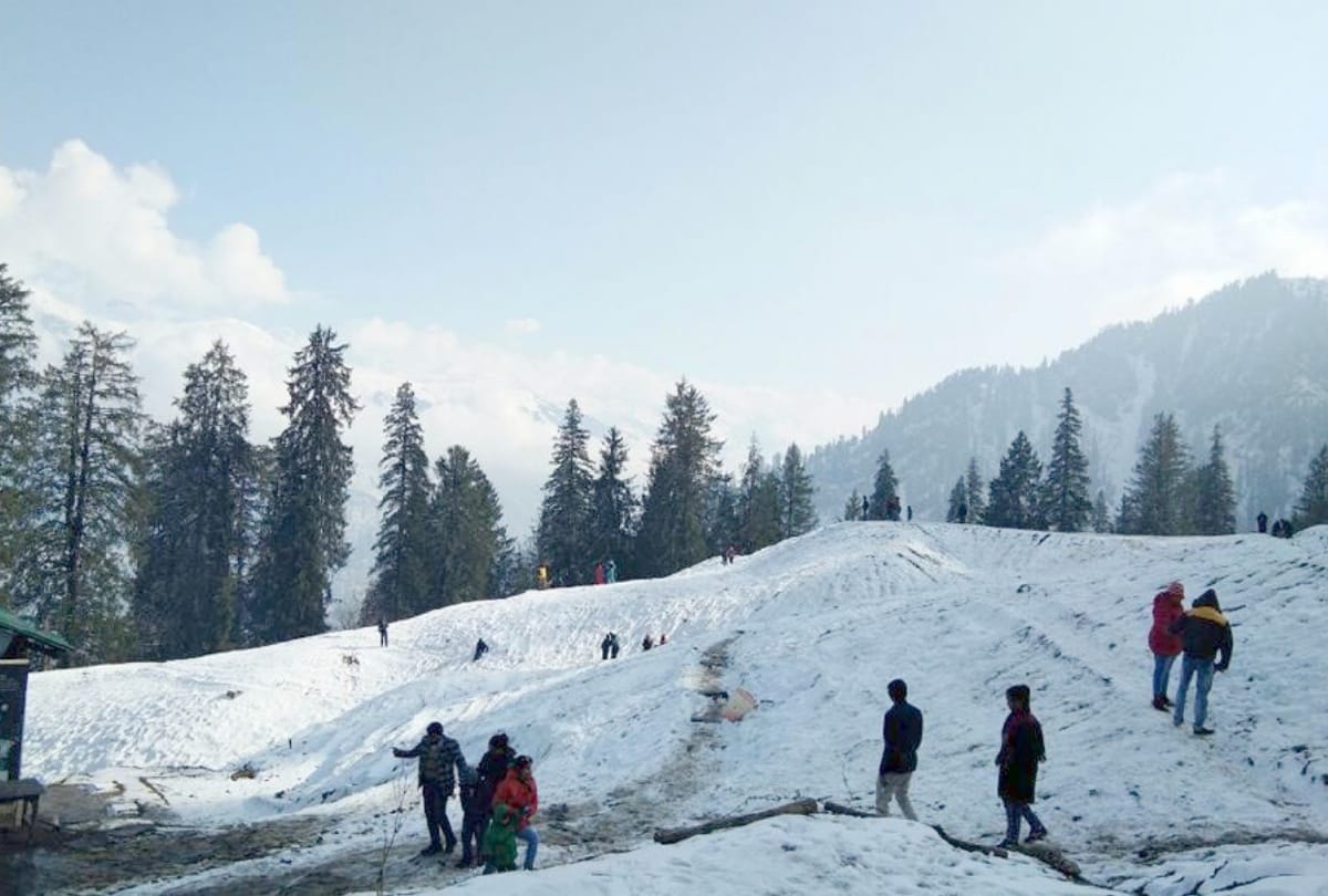Fresh rain hailstorm snowfall in himachal pradesh