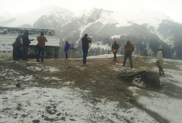 Fresh rain hailstorm snowfall in himachal pradesh
