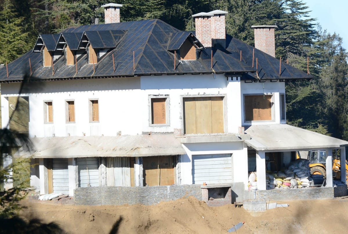 sonia gandhi in shimla to visit priyanka dream home 