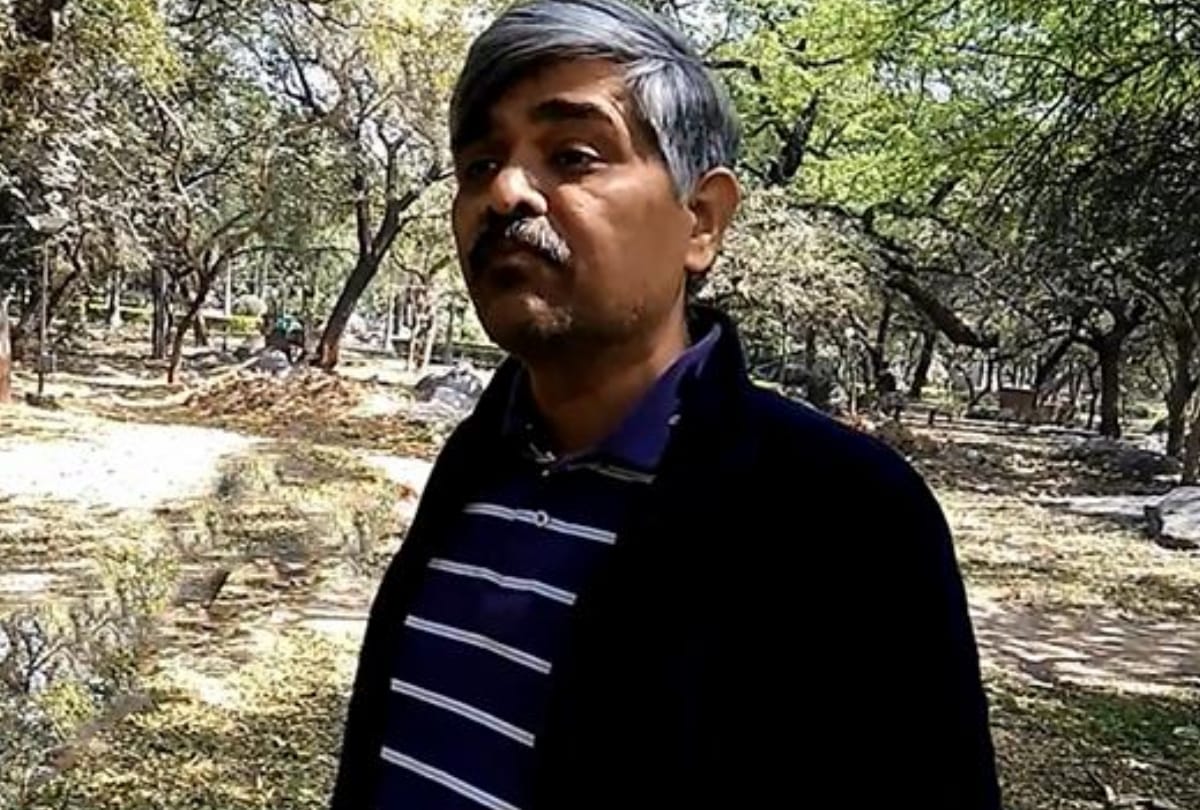 jnu student alleged professor atul johri in fir that he told her that she is having nice boob
