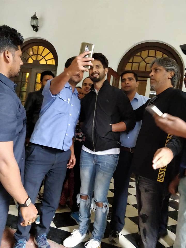 Shahid kapoor suffer Health problem during shooting in Dehradun