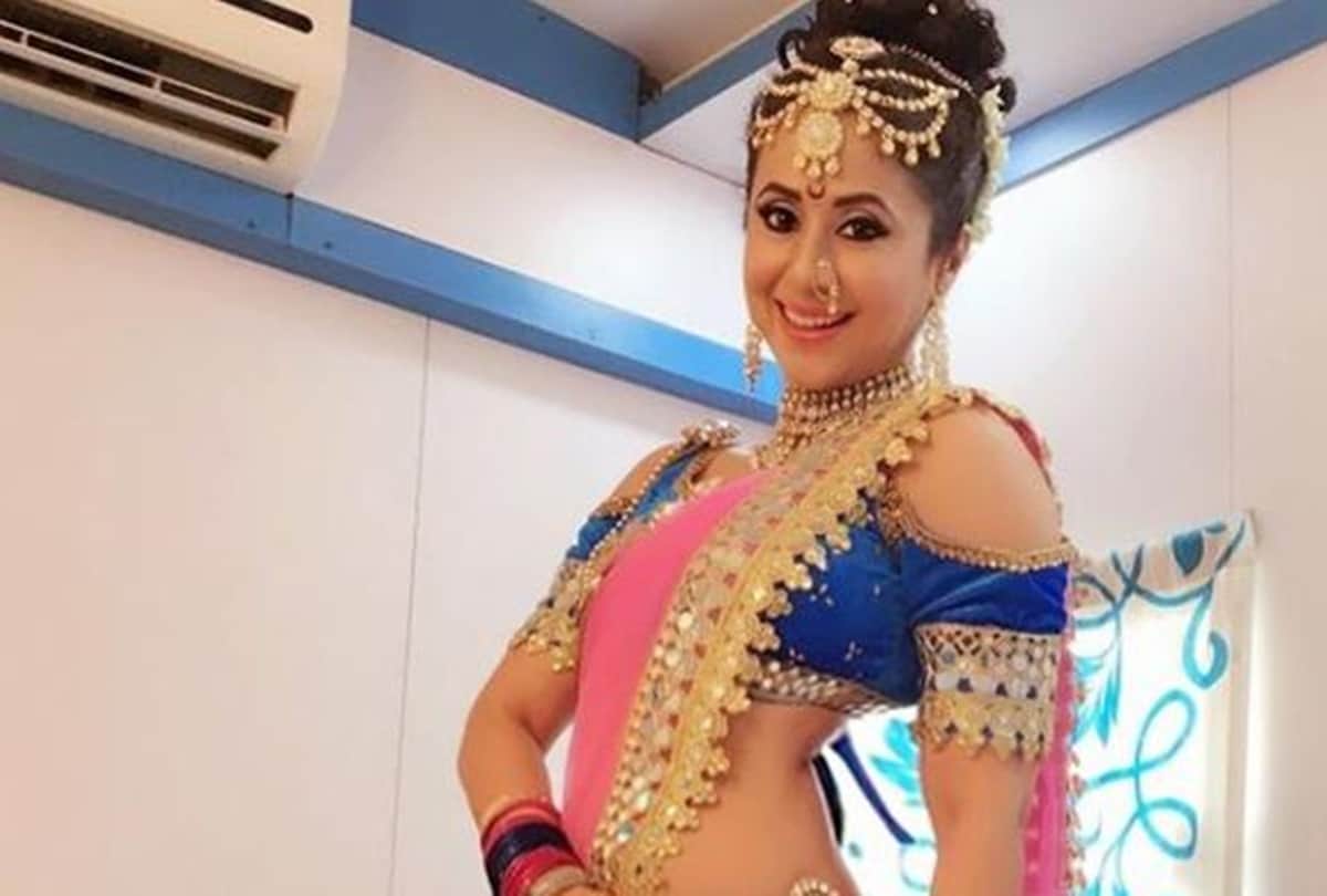 after 10 years urmila matondkar come back with film blackmail