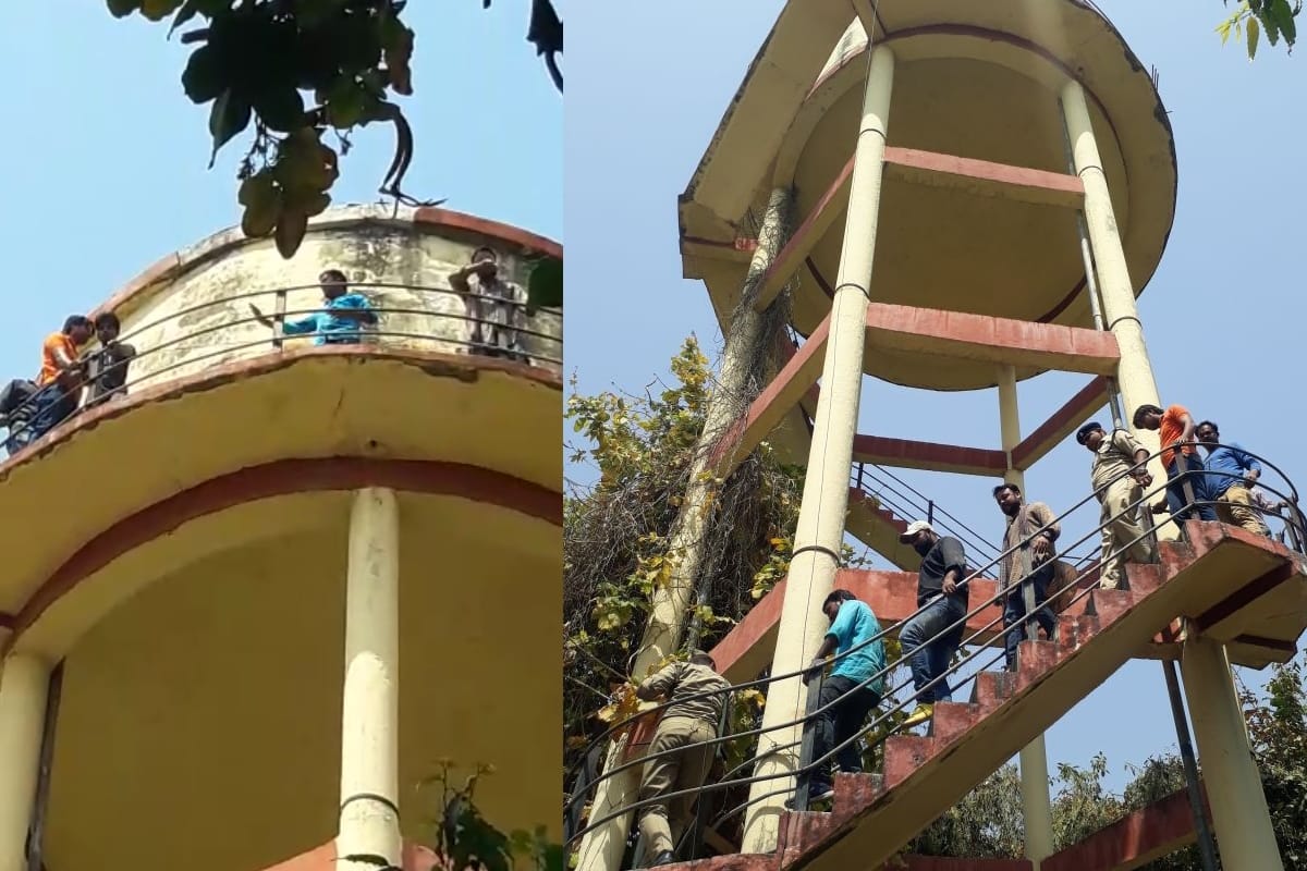 Two youths climbed into water tank in barabanki court