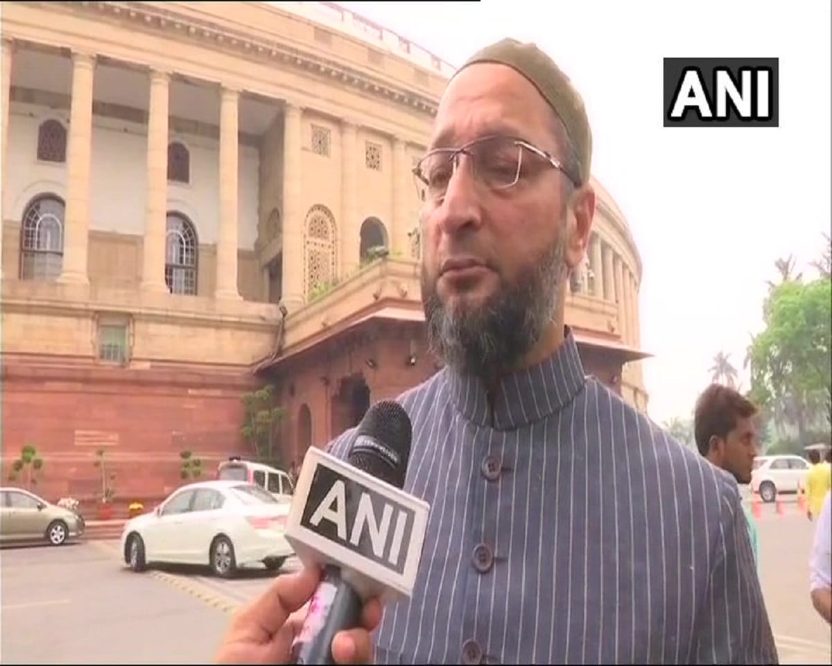 Asaduddin Owaisi Said, yogi government is making mockery of Constitution