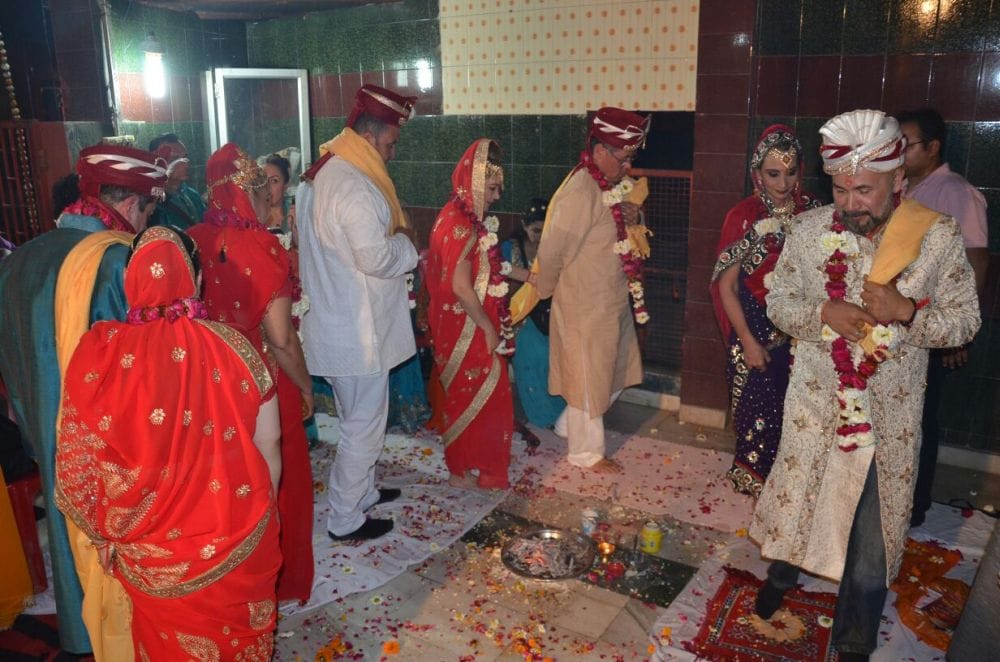 four foreign couples married according to hindu rituals 
