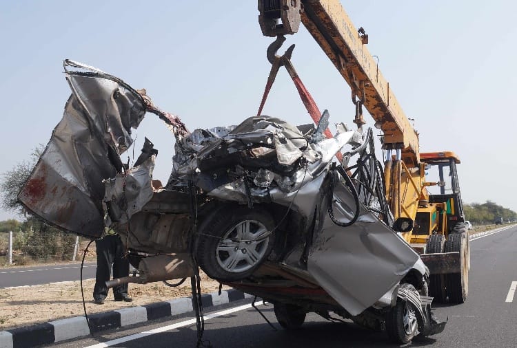 Five People of a Family Killed in Bus and Car Collision in Hisar