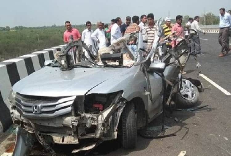 Five People Killed in Accident, People Were Busy in Photo Clicking