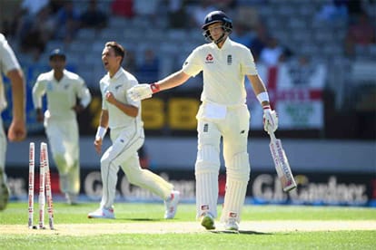 kane williamsons innings helps new zealand to take huge lead against england